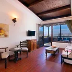 Kallisti Hotel 3*